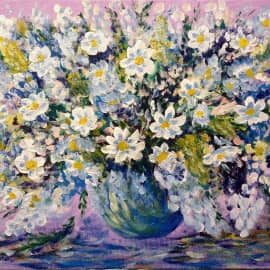 Цветы на сиреневом фоне