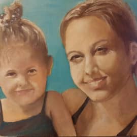 На фоне моря