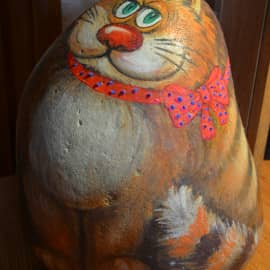 Кот на камне