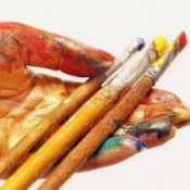 Как правильно хранить кисти для живописи?