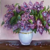 Сирень в белой вазе