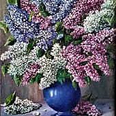 Сирень в синей вазе