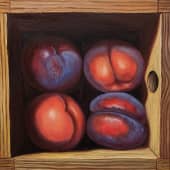 Сливы в ящике