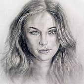 Портрет девушки в технике сухая кисть.