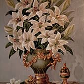 немного золота, изгибы лепестков изысканных, чуть вычурных цветков надменно-неприступных белых лилий