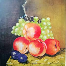 Персики с виноградом