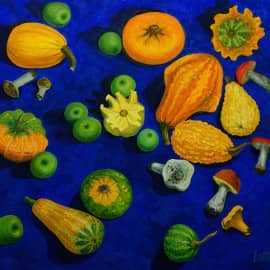Натюрморт с декоративными тыквами и грибами.