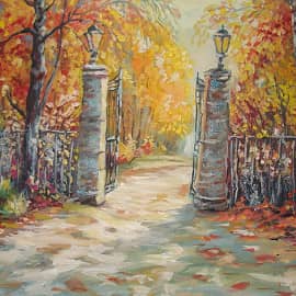 Старые ворота в старинном особняке.