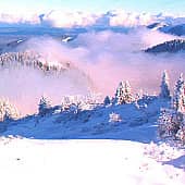 Облака накрыли горы.