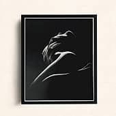 Картина углем 42х48см женский силуэт