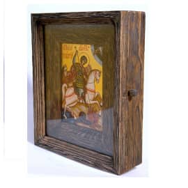 Простой профильный киот темный из дуба, брашированный.