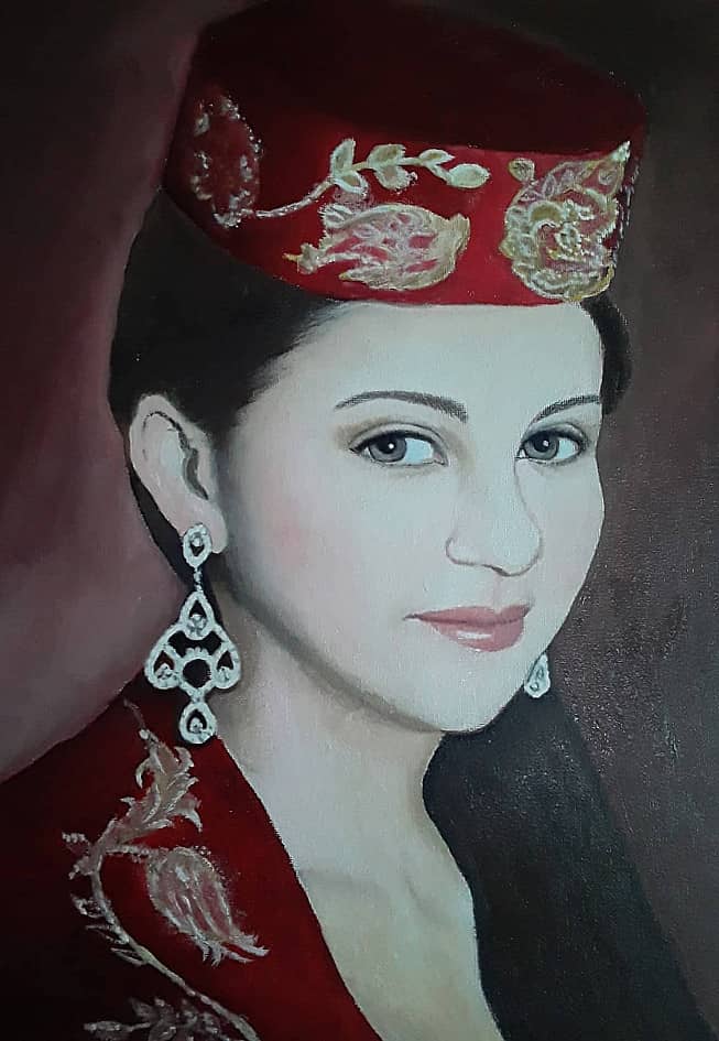 Девушка в национальном костюме