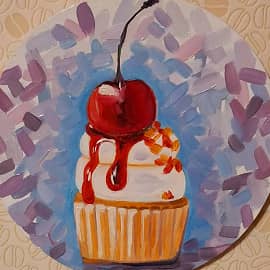 Вишенка на десерте