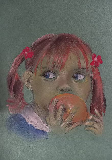Девочка с яблоком