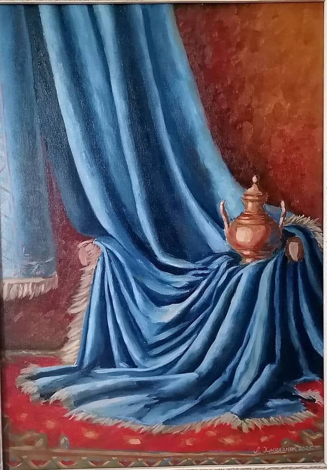 Кресло и кувшин