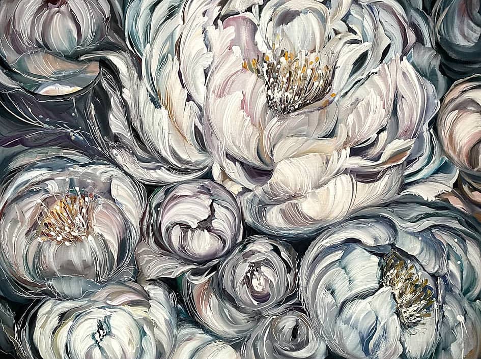 Заснеженные пионы