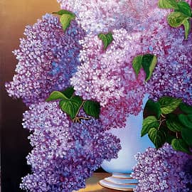 Сирень в белой вазе