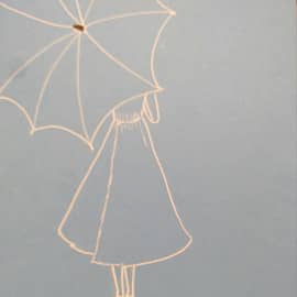 Девушка под зонтом