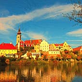 Городок у реки.