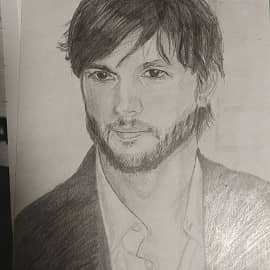 Артист Эштон Катчер.