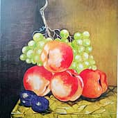 Персики с виноградом