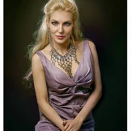 Мария. Арт портрет в низком ключе