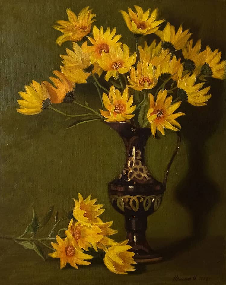 Жёлтые цветы в вазе.