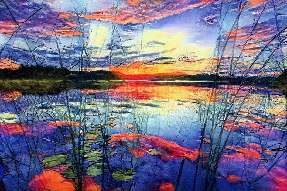 Закат над озером.