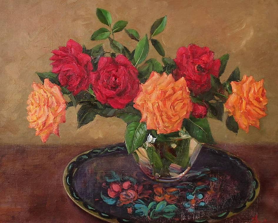 Розы на подносе