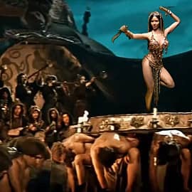 Танец с кинжалами