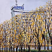 Около гостиницы осенью