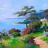 У синего моря.