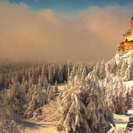 замок в горах