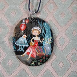 Авторская роспись по перламутру. Кулон "Феечка"