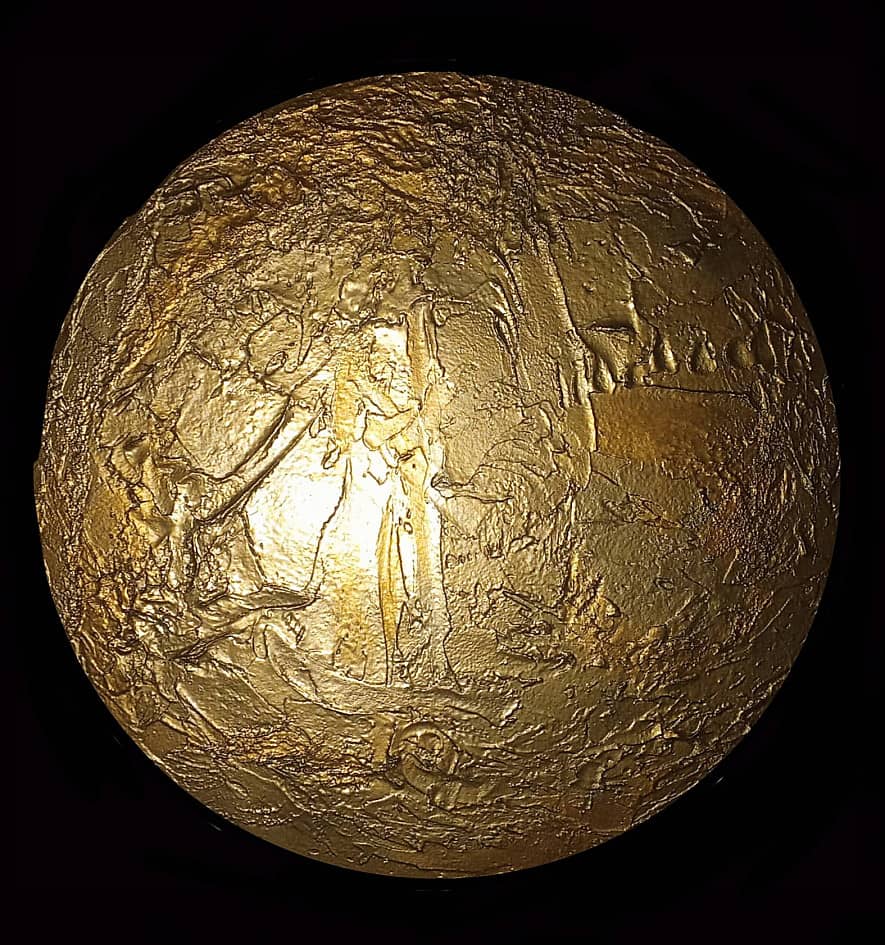 Улица, дом и двое