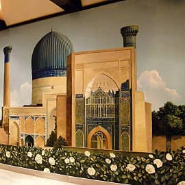 Живописное панно в комнате отдыха загородного дома