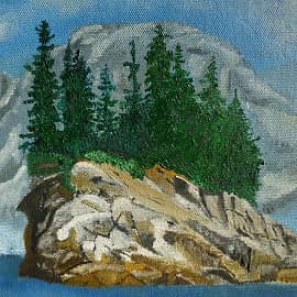 Остров в заливе с соснами