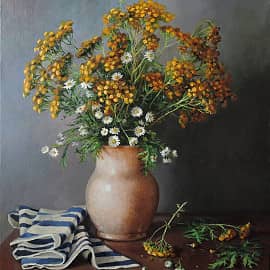 Пижма в светлой вазе