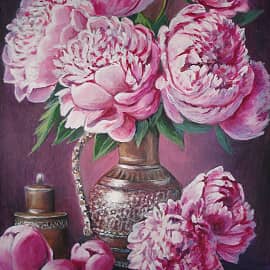 Букет пионов в вазе.