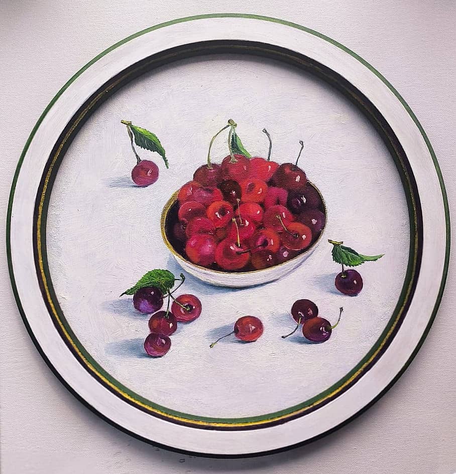 Вишни в плошке