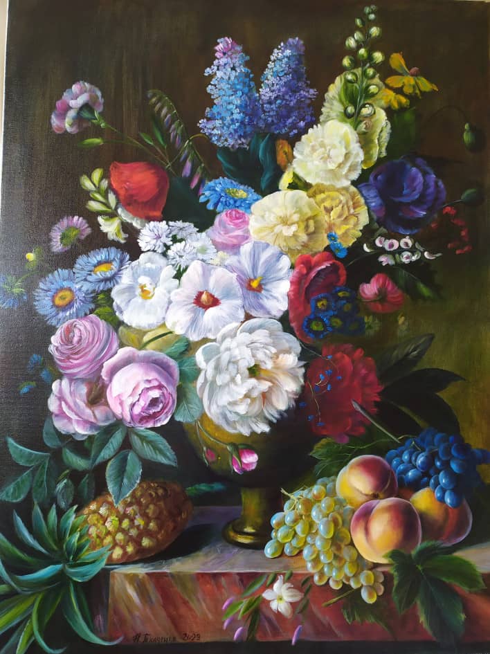 Натюрморт с цветами и ананасом
