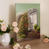 Розовый куст у входа (1), художник Светлана