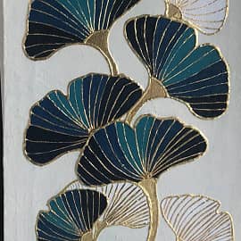 Каскад из листьев гинкго билоба