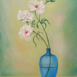 Цветы в синей вазе